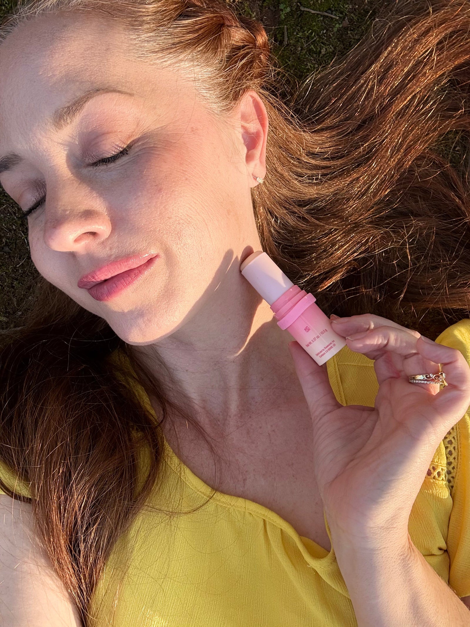 How Smell Shapes First Impressions
