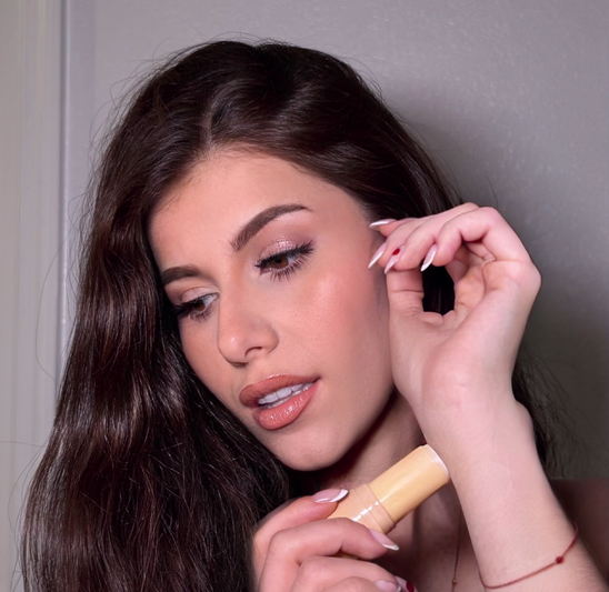The Rise of Solid Perfumes (And Why Women Are Obsessed)